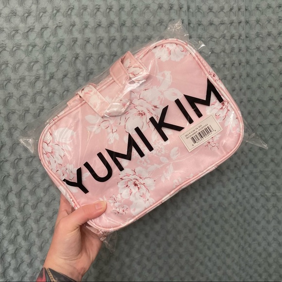 Yumi Kim Handbags - Yumi Kim Wanderlust floral hanging train case